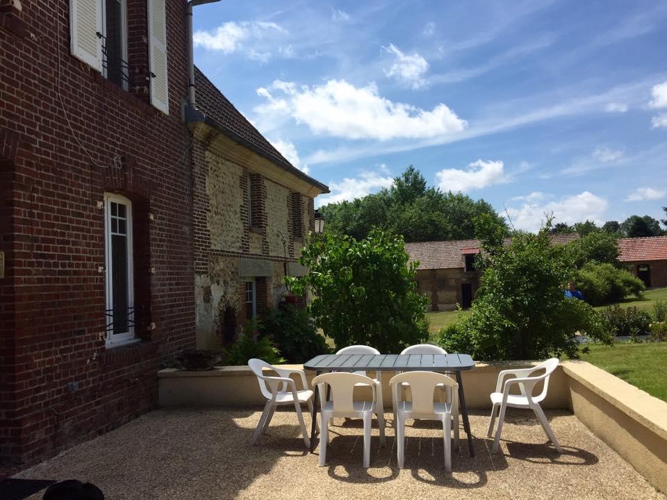 La Maison D'Amis Auneuil Exteriör bild