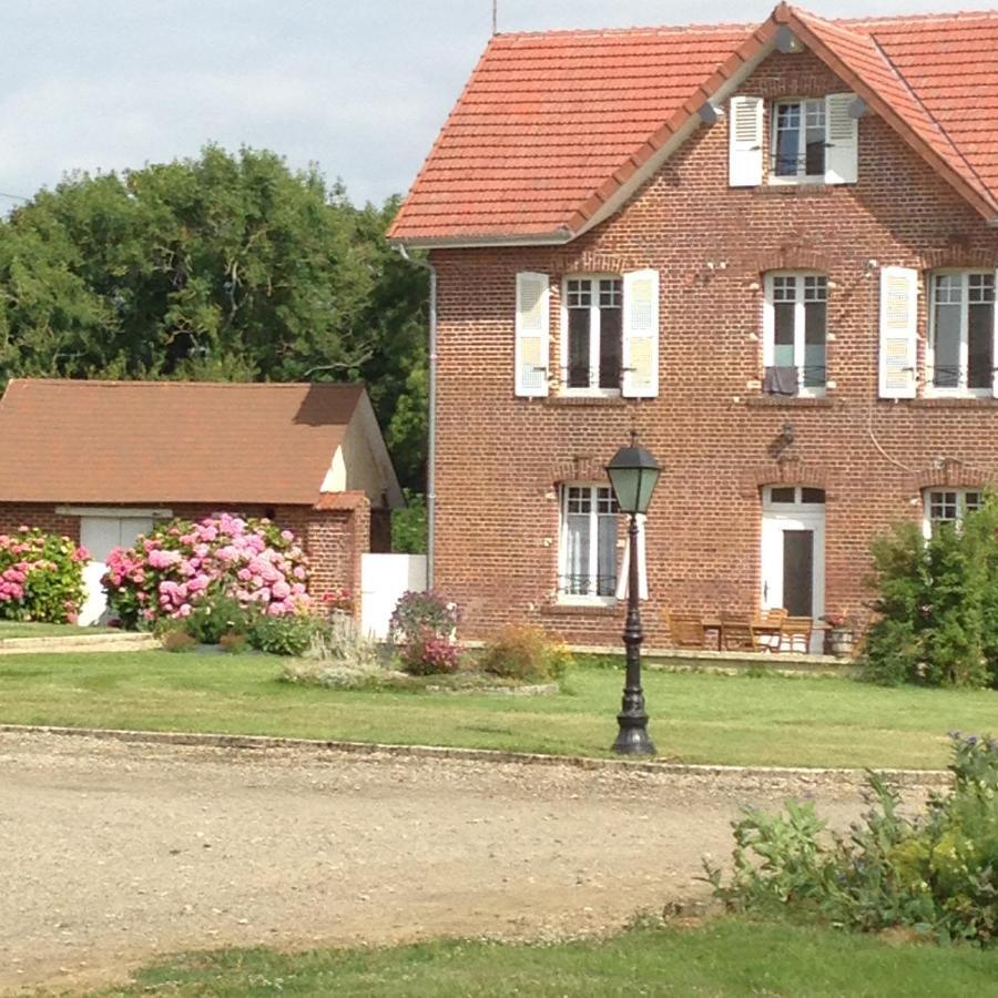 La Maison D'Amis Auneuil Exteriör bild