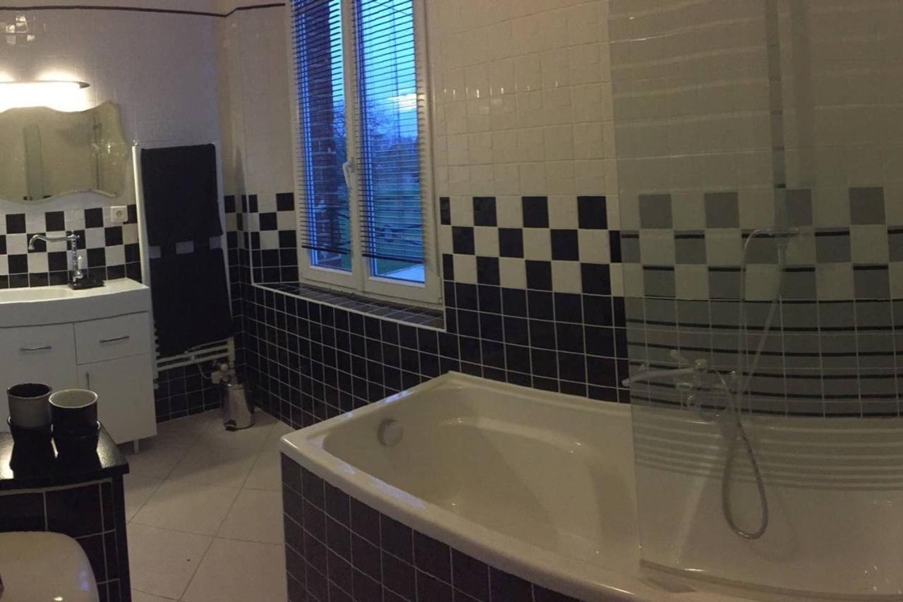 La Maison D'Amis Auneuil Exteriör bild
